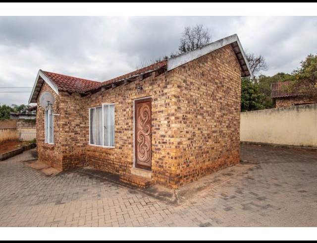 3 BEDROOM HOUSE FOR SALE IN KINGSVIEW EXT 3